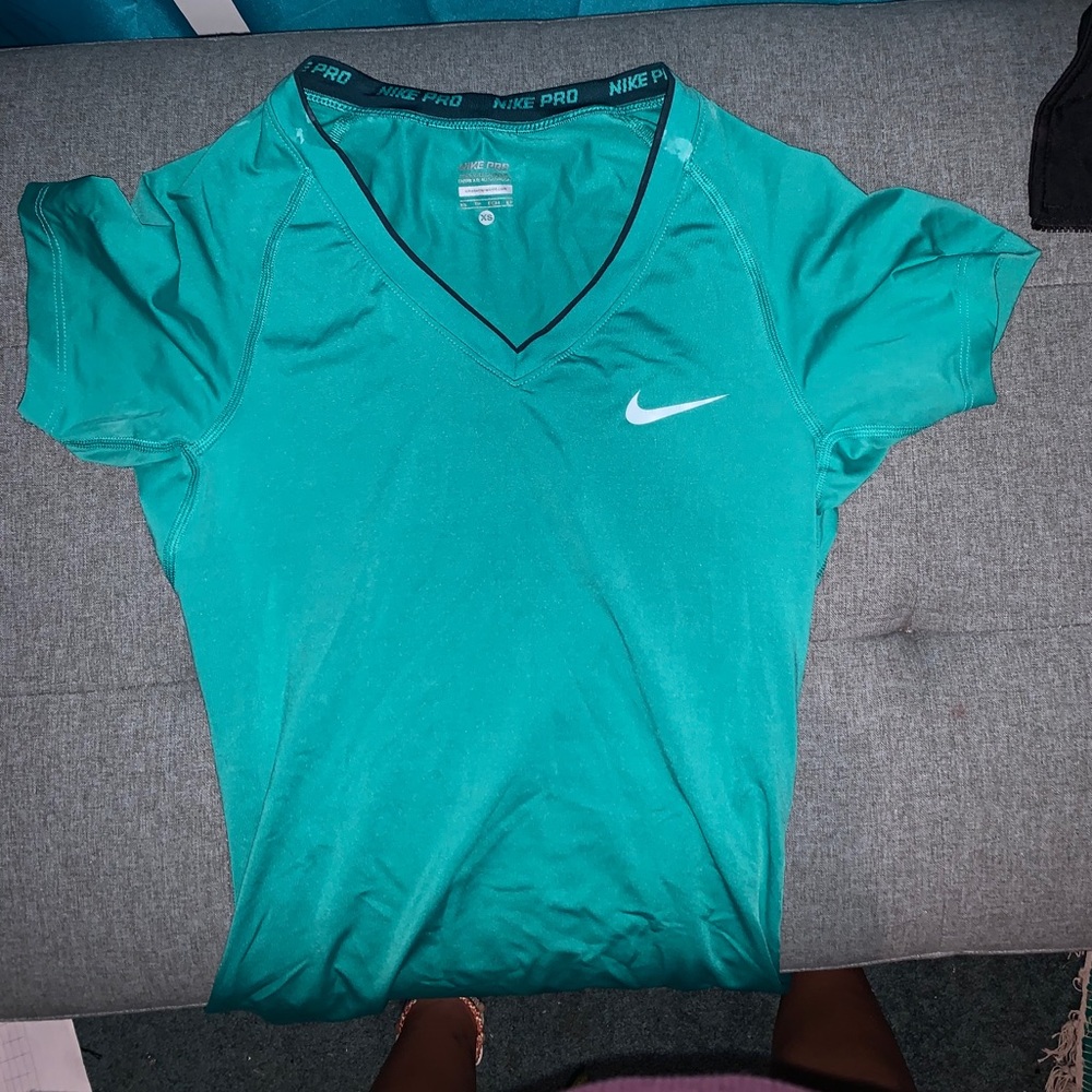 nike drifit tee